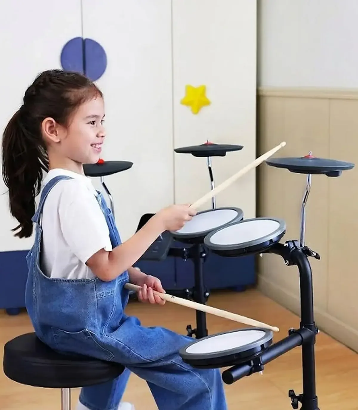 Estas baterías electrónicas son silenciosas y ofrecen calidad de sonido para practicar desde casa.