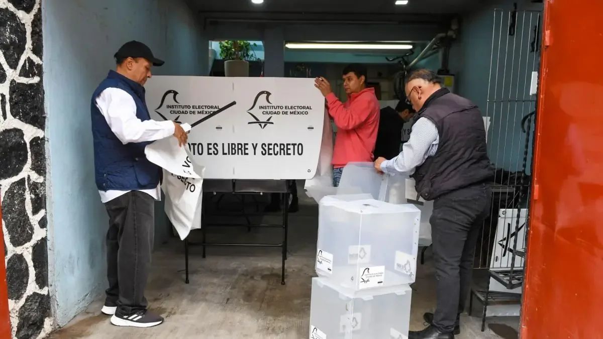 La capital lidera en credencialización, fortaleciendo derechos político-electorales de sus ciudadanos en el exterior.
