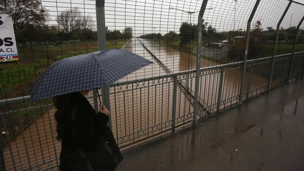 La Gobernación Metropolitana detectó áreas con alto riesgo de inundaciones en la capital chilena.