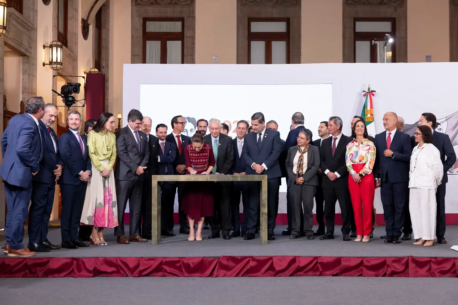 VIDEO | Salario Mínimo en México Destaca en América Latina