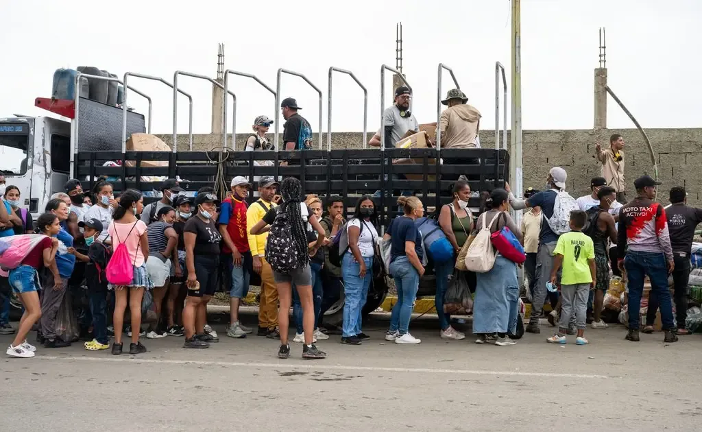 La Ciudad de México habilita centros para recibir donaciones tras los sismos en Venezuela.