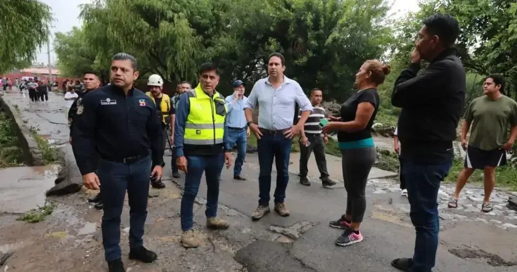El alcalde Javier Díaz supervisa acciones del Gobierno Municipal para atender la emergencia por inundaciones.