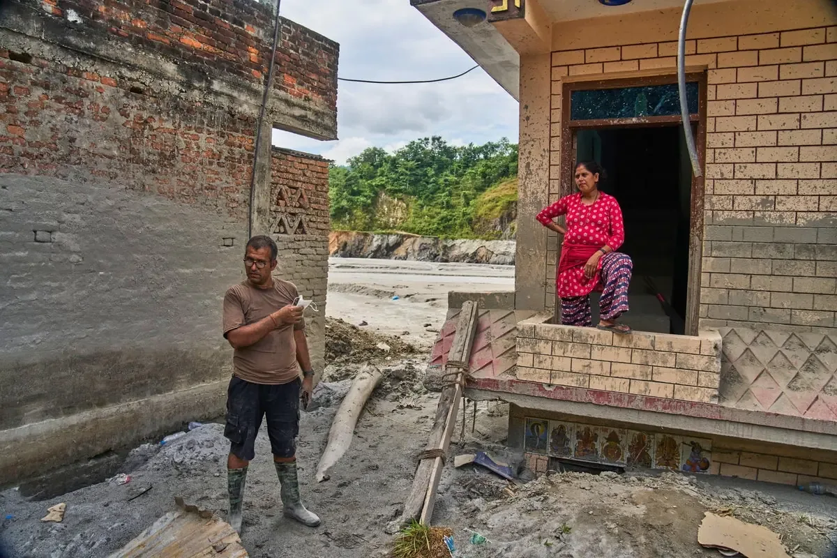 La tragedia en Nepal destaca la necesidad de apoyo y preparación ante desastres climáticos.