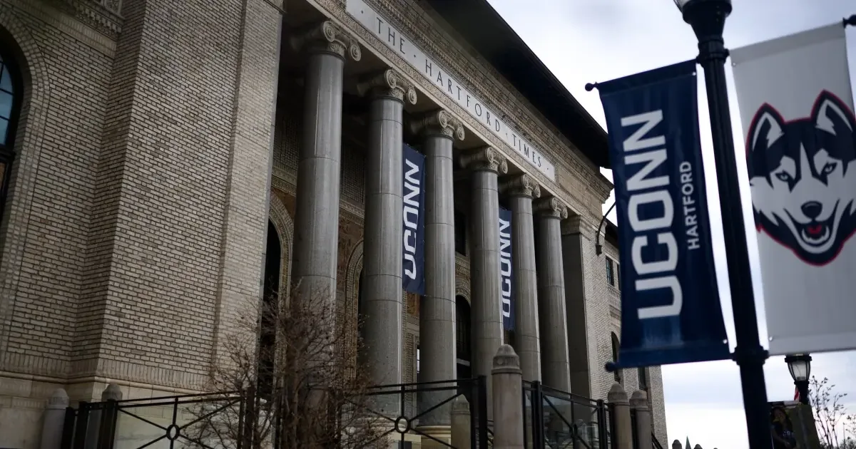 A pesar de la pérdida de financiamiento federal, UConn Hartford reafirma su compromiso con los estudiantes latinos.