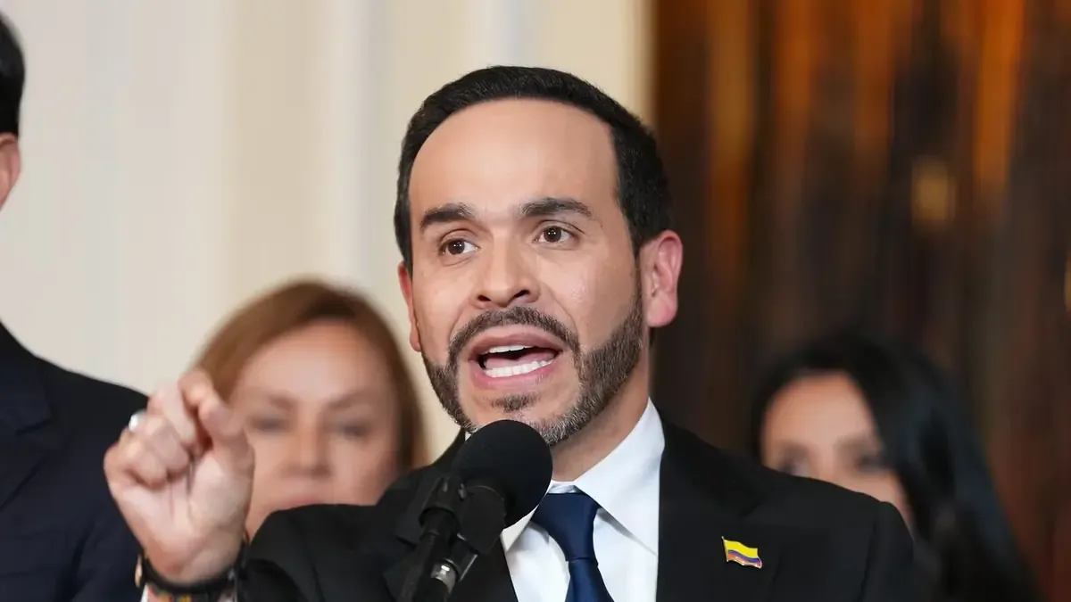 El presidente de Colombia destaca la importancia de la crianza en la formación de los hijos.