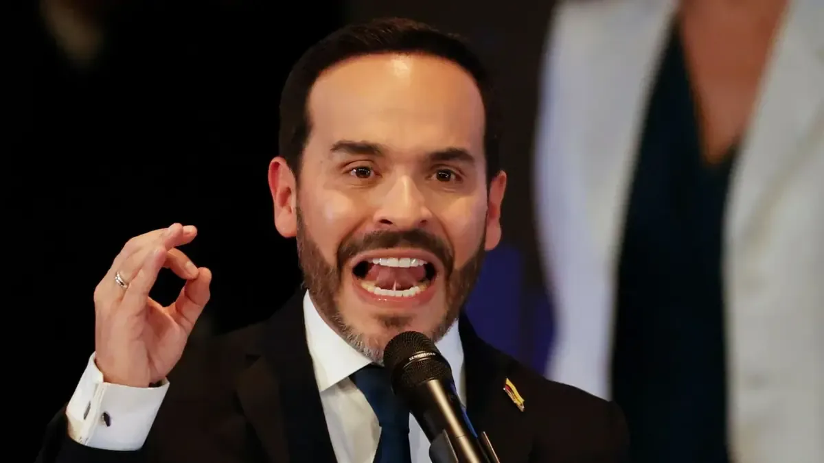 El presidente electo propone fortalecer las Fuerzas Armadas y revocar beneficios a grupos armados.
