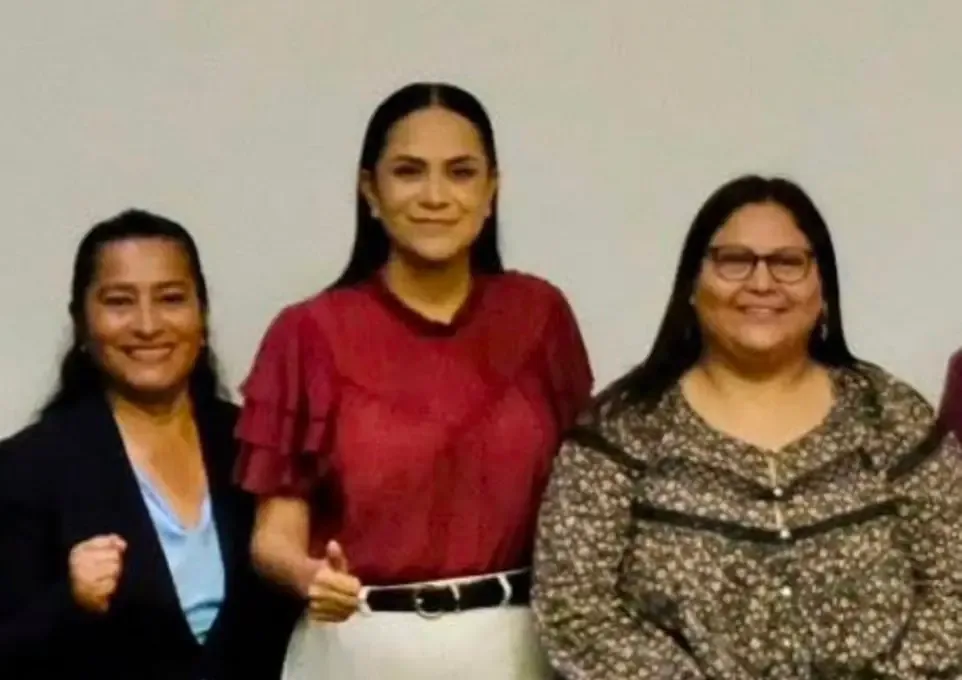 La presidenta municipal participa en un encuentro clave para la cohesión del partido ante definiciones internas en Guerrero.