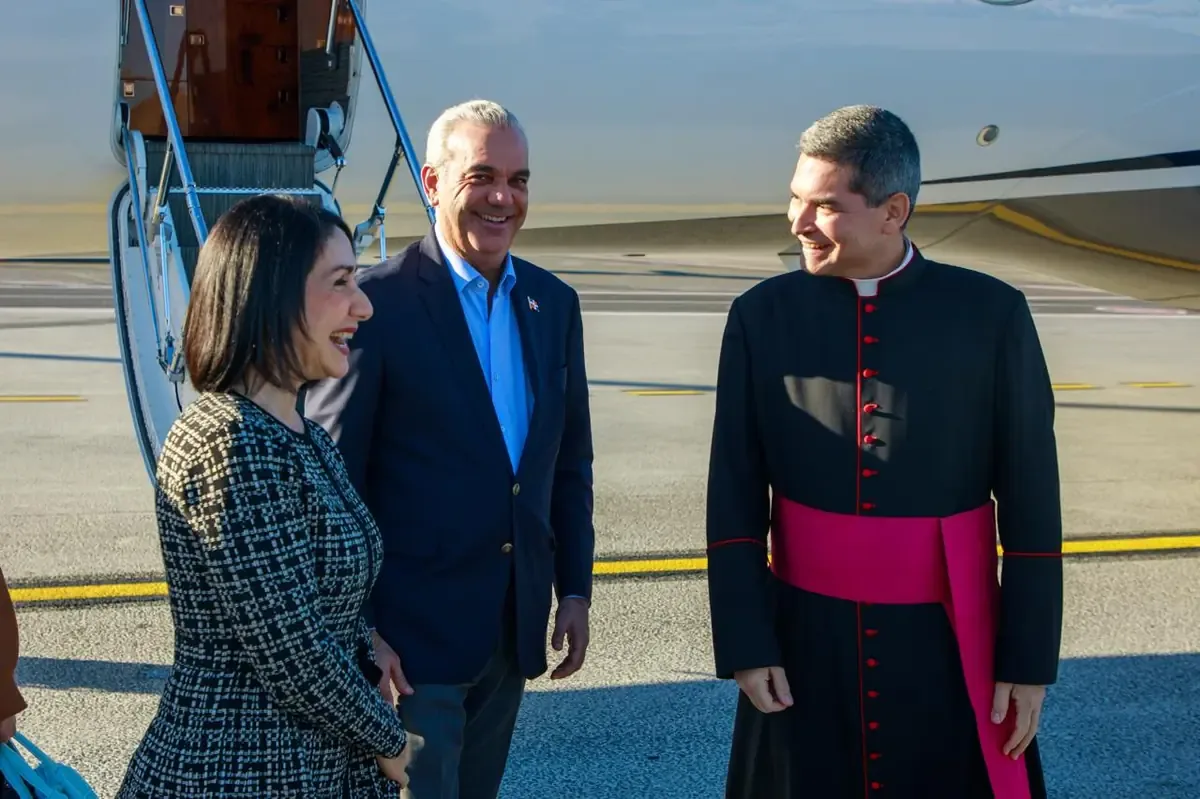 El presidente dominicano realizará su invitación oficial al pontífice durante su visita al Vaticano.