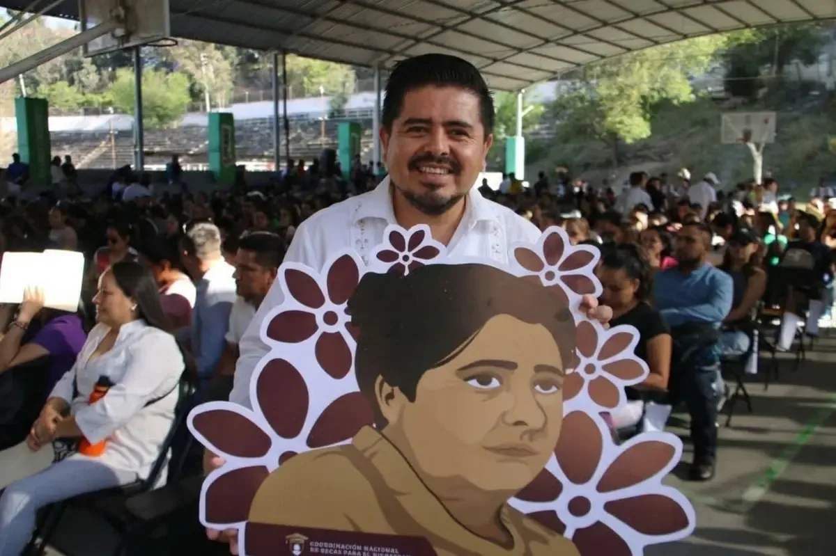 La Coordinación Nacional de Becas busca apoyar a estudiantes en su transición educativa.