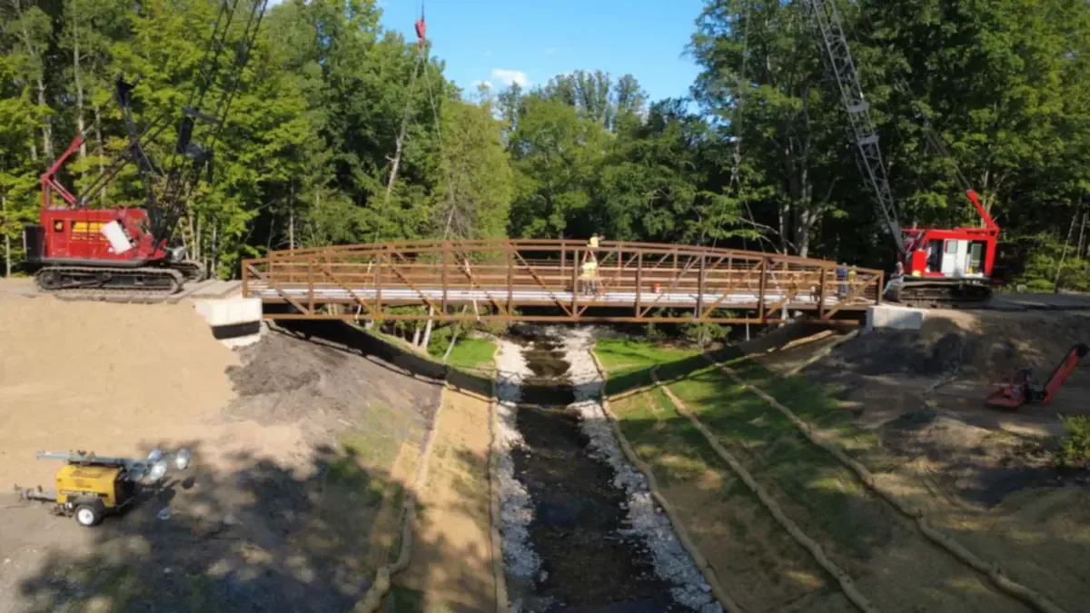 La retirada de una presa de más de 120 años mejora el hábitat natural de las truchas en el arroyo Buckhorn.