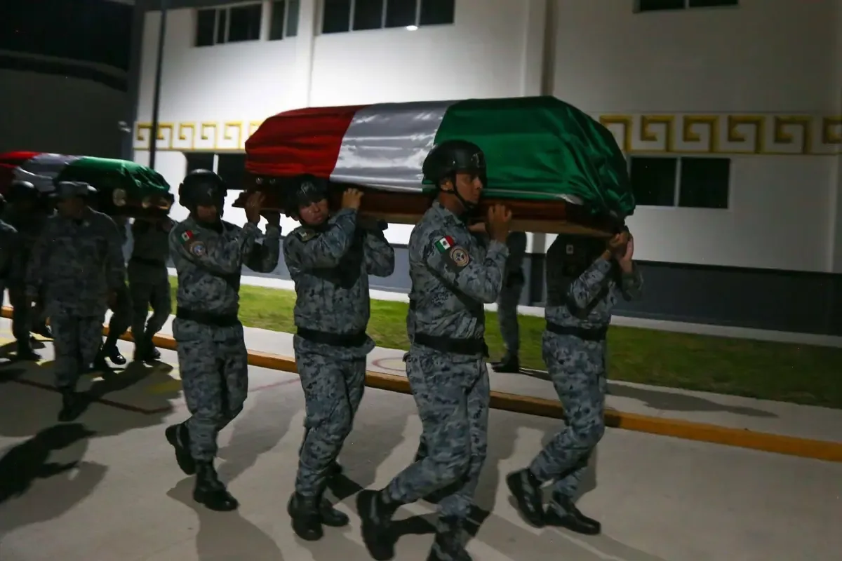 Acapulco rinde homenaje a cuatro elementos caídos en cumplimiento de su deber.