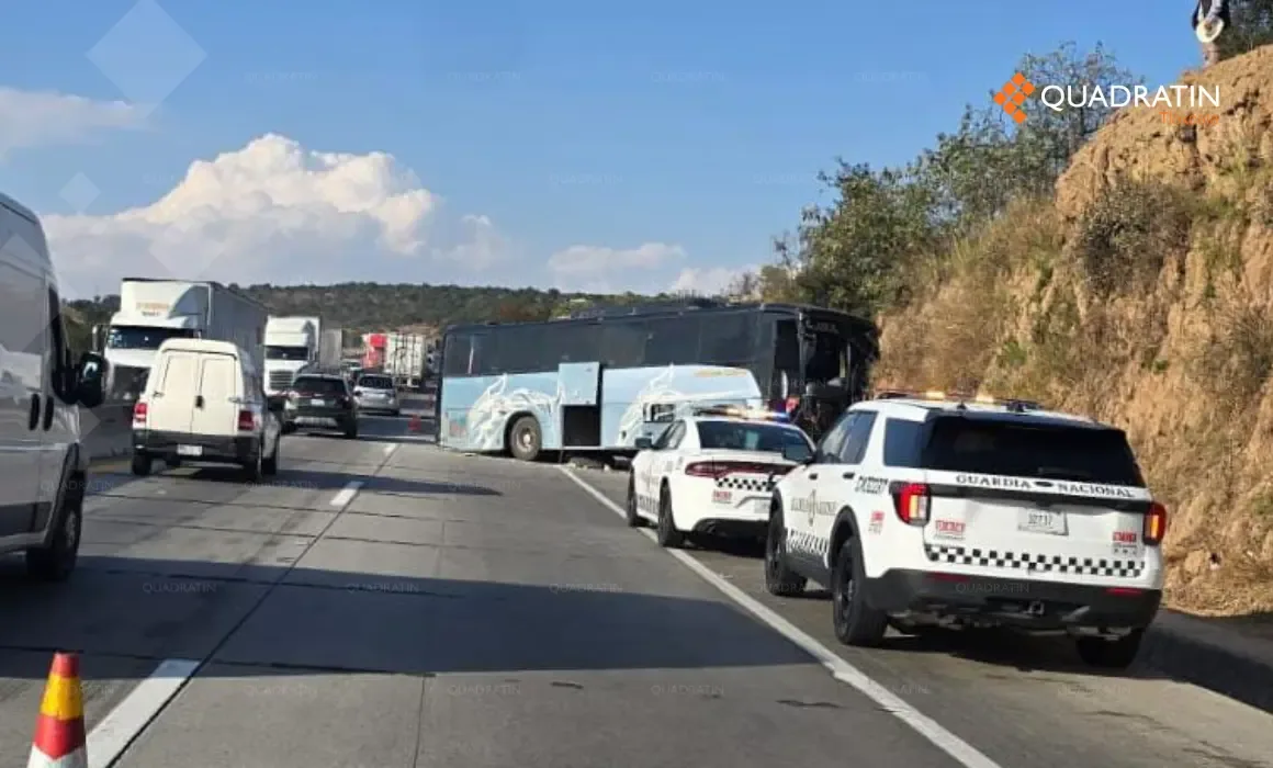 Accidente de autobús turístico en el Arco Norte de Tlaxcala.