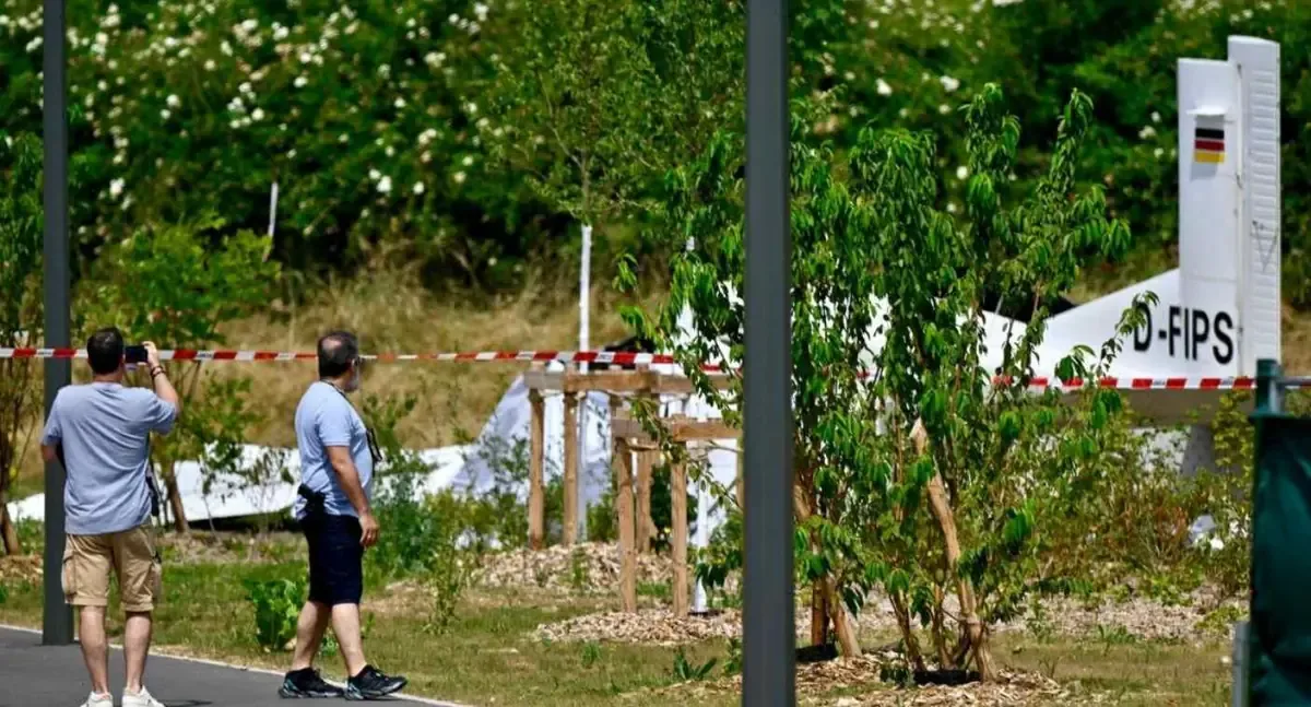 Un avión se estrelló cerca de Nancy, dejando a sus 11 ocupantes sin vida tras una aparente avería.