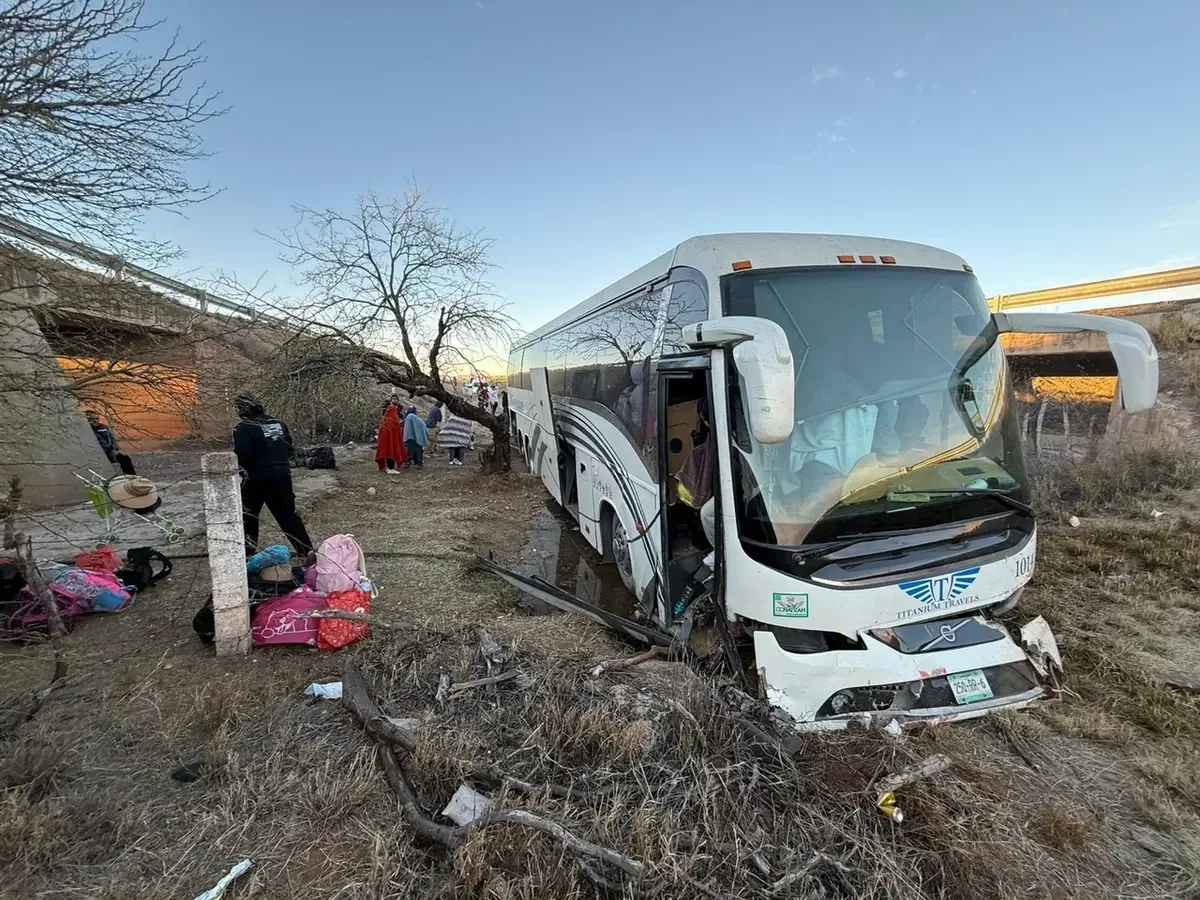Accidente en la autopista Durango-Gómez Palacio no dejó heridos graves, pero aumentó atención sobre seguridad en transporte.