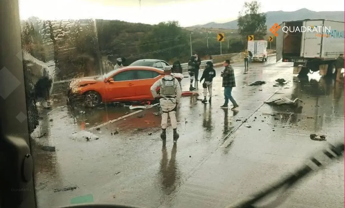 "Accidente en la autopista México-Querétaro afecta la circulación vial."