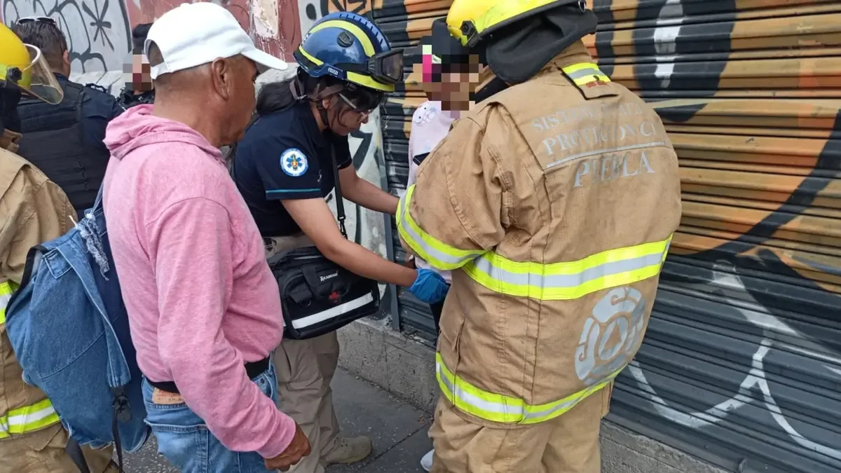 Un accidente en el Centro Histórico de Puebla movilizó cuerpos de emergencias para atender a una mujer lesionada.