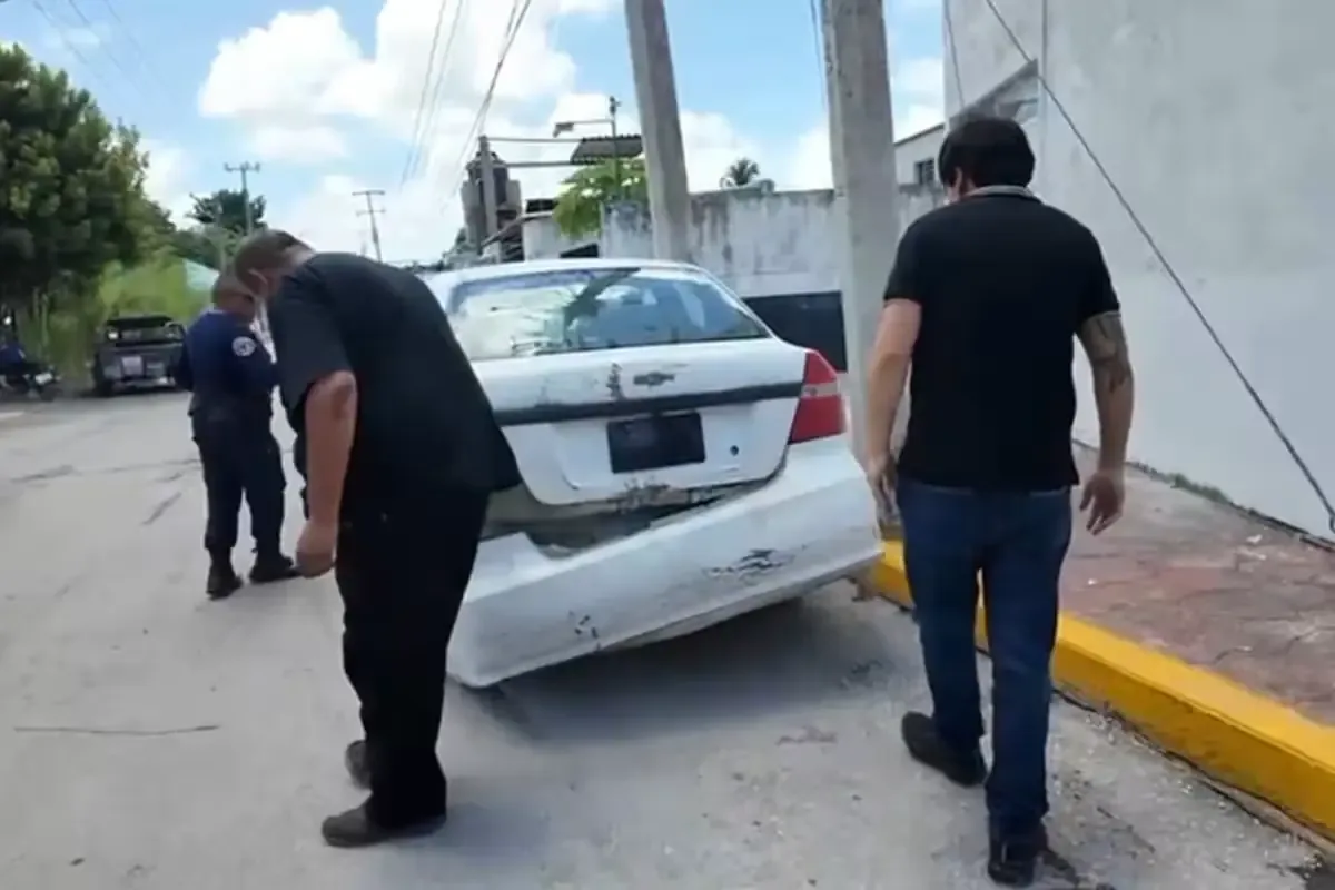 Un choque vehicular en Champotón resultó en daños materiales sin lesiones, generando atención por el uso del GPS.