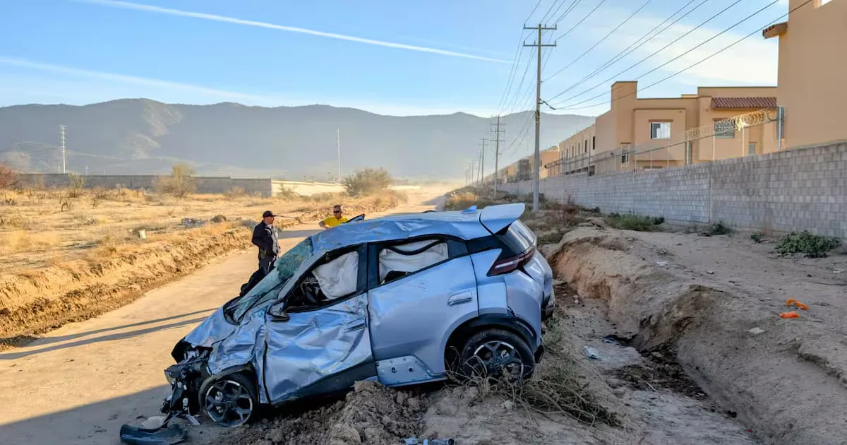 Accidente vehicular en Hermosillo, donde varios conductores resultaron heridos.