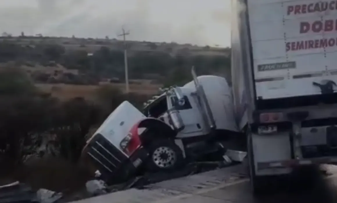 Accidentes en la autopista México-Querétaro complican la circulación hacia Tepeji.