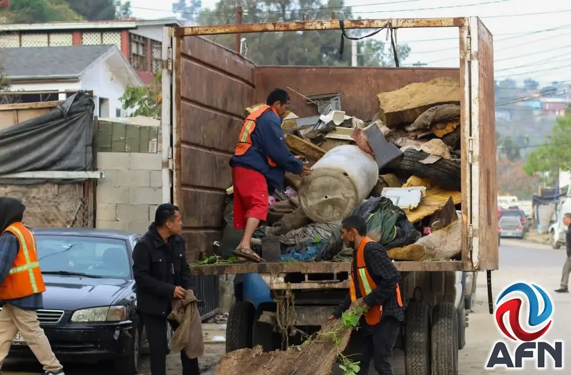 Acciones de limpieza y mejora urbana en colonias de Tijuana.