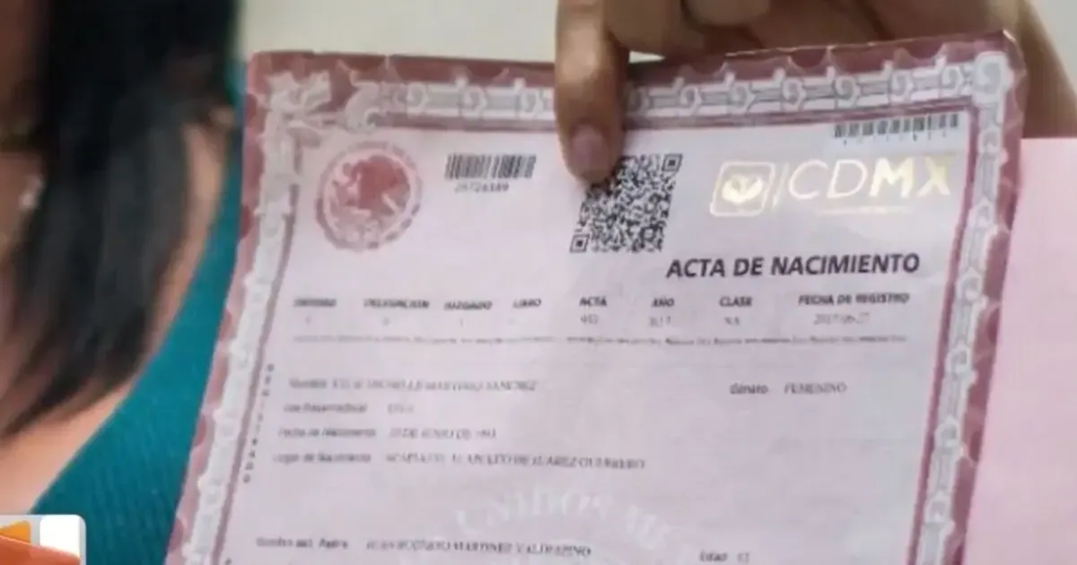 Acta de nacimiento fraudulenta que se vende a migrantes en Tapachula.