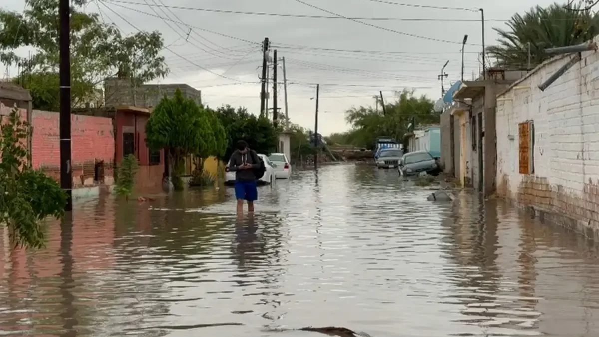 El municipio habilita un refugio para damnificados tras intensas lluvias que causan daños en diversas colonias.