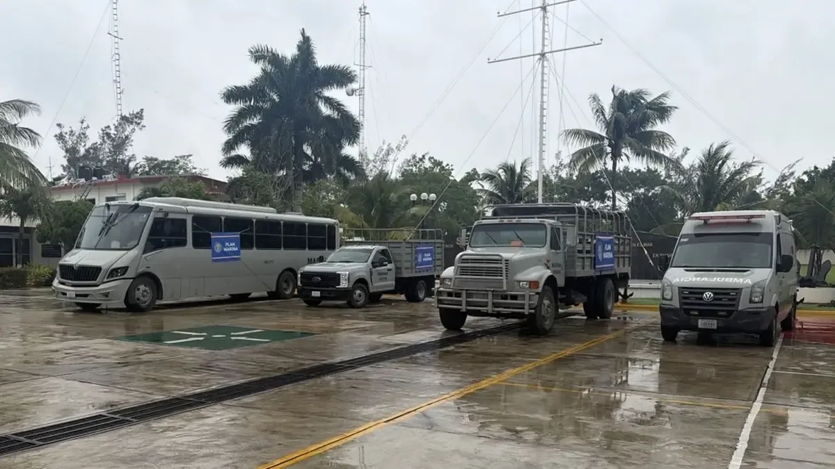 La Secretaría de Marina refuerza acciones de auxilio tras el paso del Frente Frío No. 2 en Veracruz.