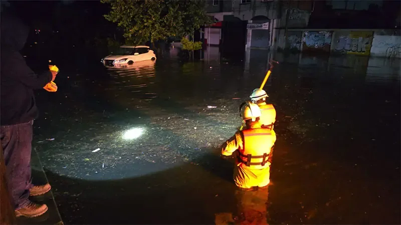 Las autoridades locales instalan un operativo para mitigar riesgos ante el mal clima.