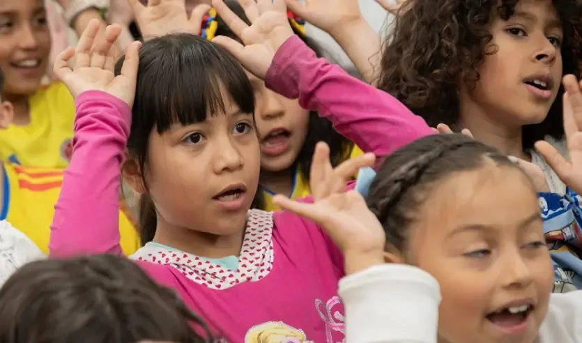 Talleres y obras gratuitas buscan enriquecer las vacaciones escolares en la ciudad.