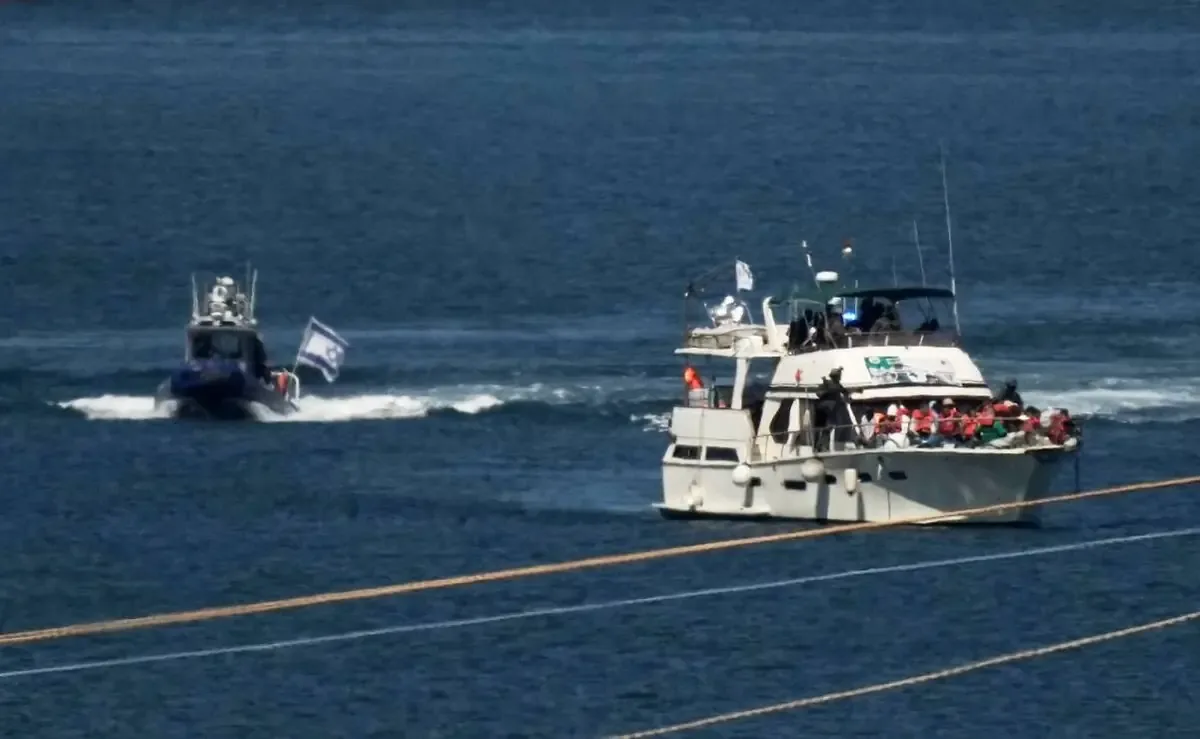 La flotilla busca justicia tras el arresto de sus miembros en aguas internacionales.