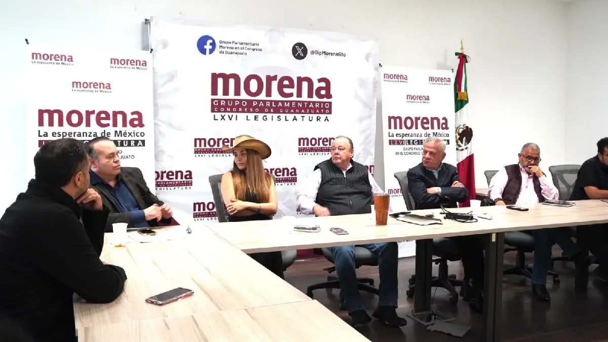 Activistas durante la manifestación pacífica en la caseta Silao-Guanajuato.