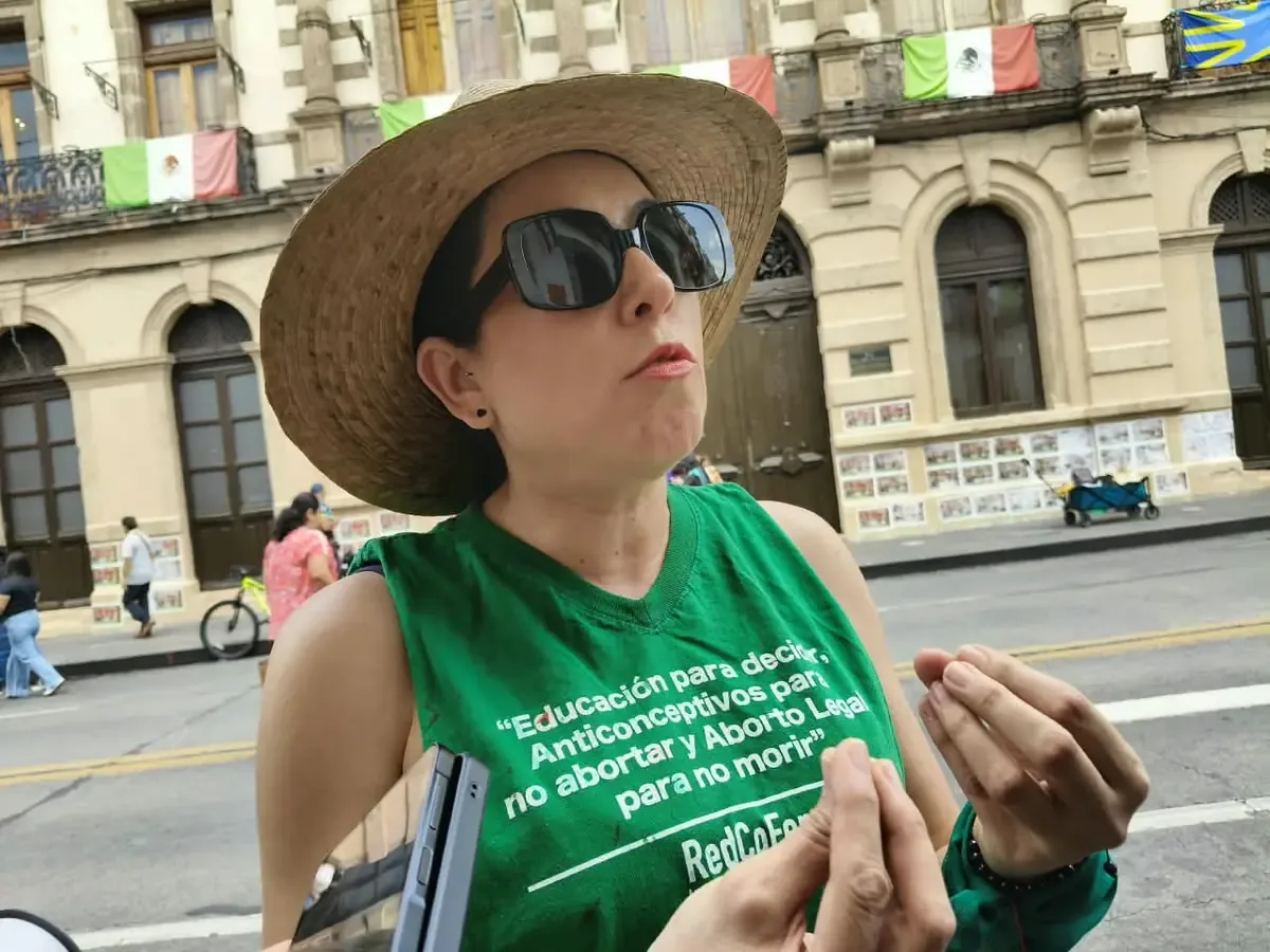 Dos años tras la despenalización del aborto, activistas exigen su plena legalización y acceso efectivo para todas las mujeres.