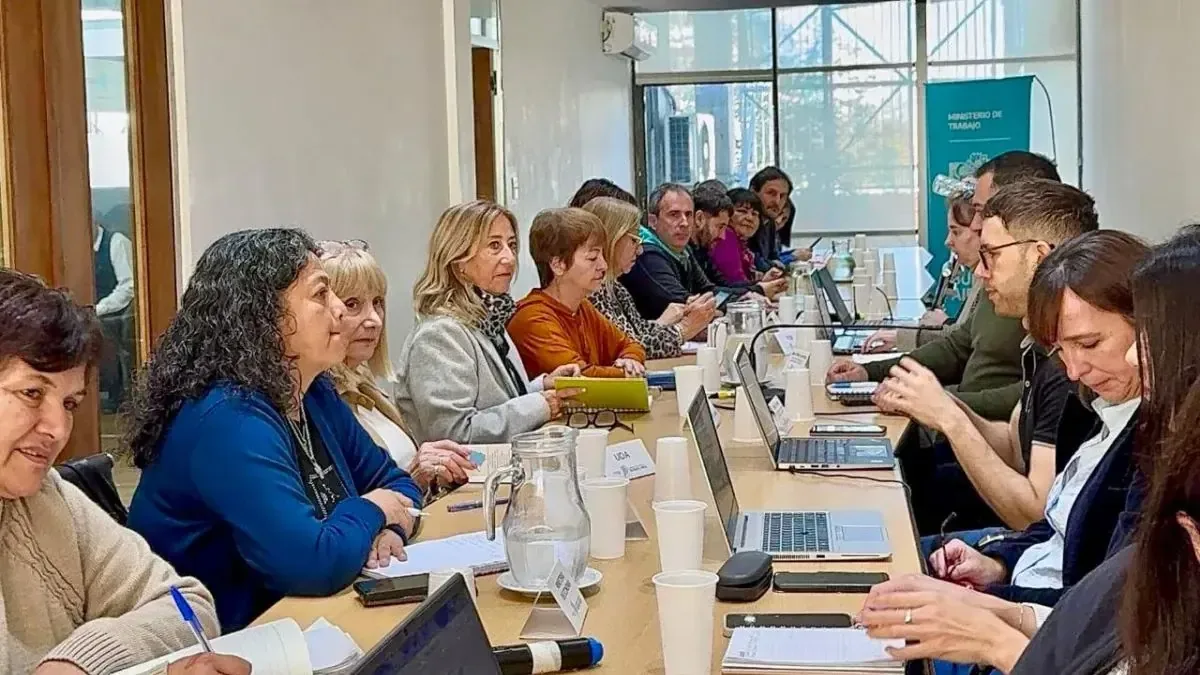 La provincia de Buenos Aires logra acuerdo paritario que incluye medidas contra la violencia en escuelas.
