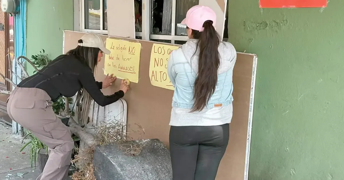 Habitantes exigen justicia por supuestos actos de santería en su colonia.