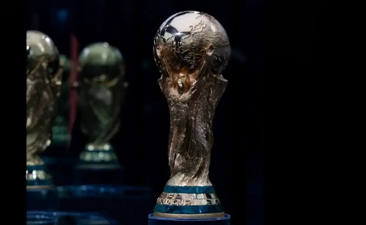 El trofeo de la FIFA se exhibe gratis en la CDMX antes del Mundial.