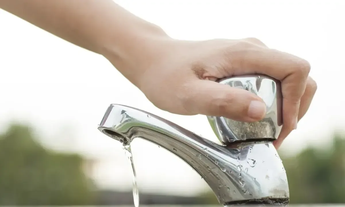 Adoptar prácticas sostenibles en el hogar es clave para conservar el agua en Cancún.