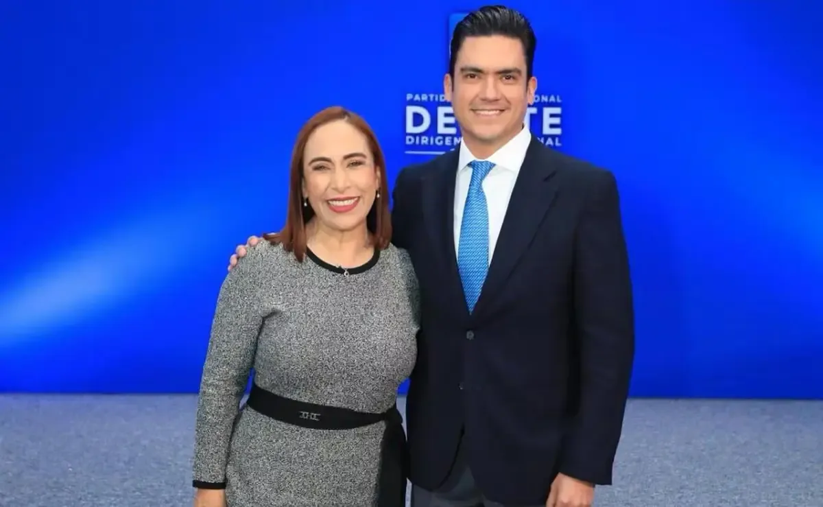 La panista cuestiona la falta de acción del partido ante la crisis en México.