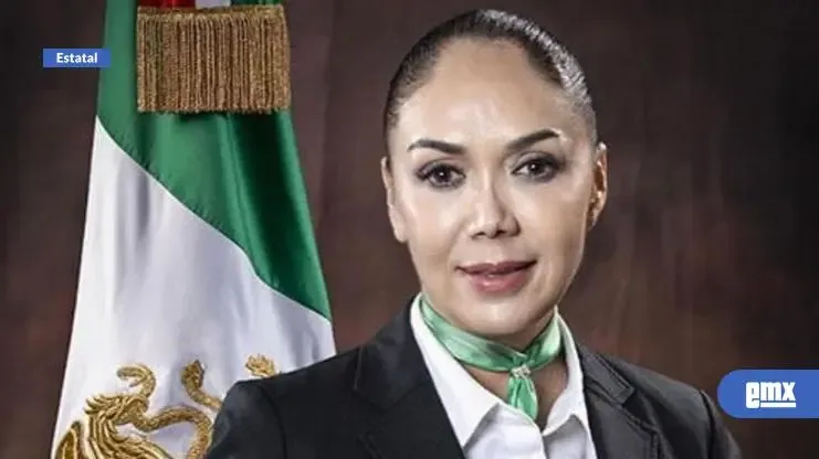 Adriana Padilla Mendoza durante su anuncio de renuncia al Partido Verde.