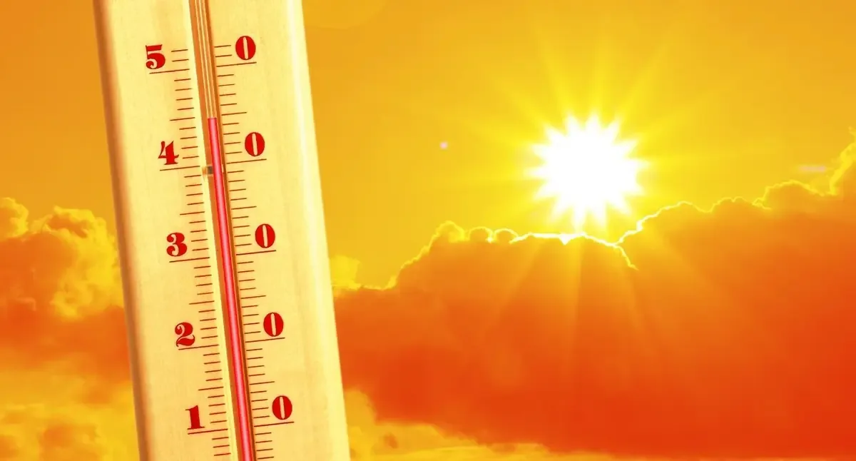 Las autoridades recomiendan medidas preventivas ante la ola de calor y humedad.