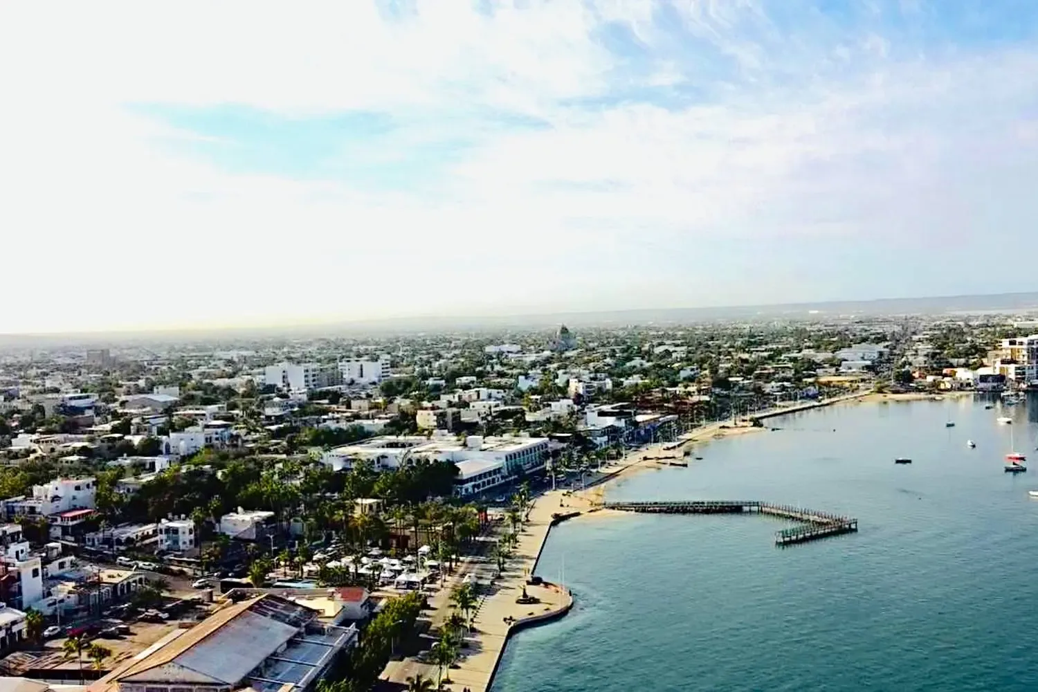 "Aeropuerto de La Paz, clave en el crecimiento turístico de Baja California Sur."