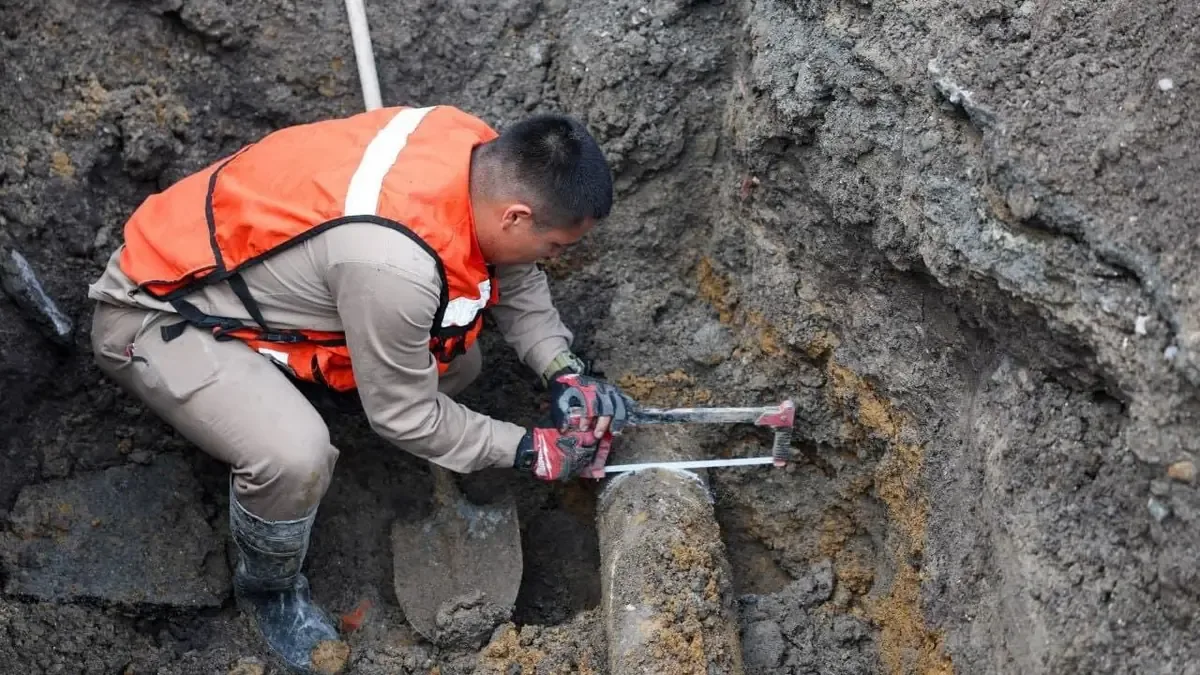 Afectaciones en el suministro de agua en varias colonias de Monterrey, Apodaca, Guadalupe y Juárez debido a reparaciones.
