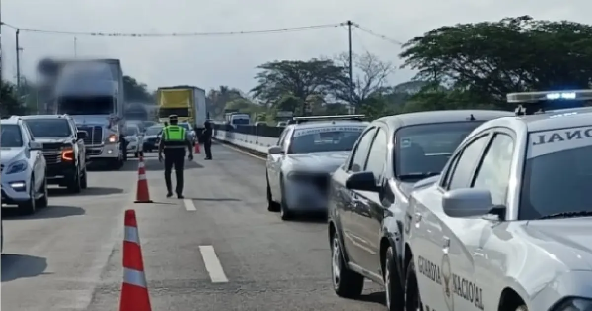 Las autoridades advierten sobre cierres y recomiendan precaución al circular.