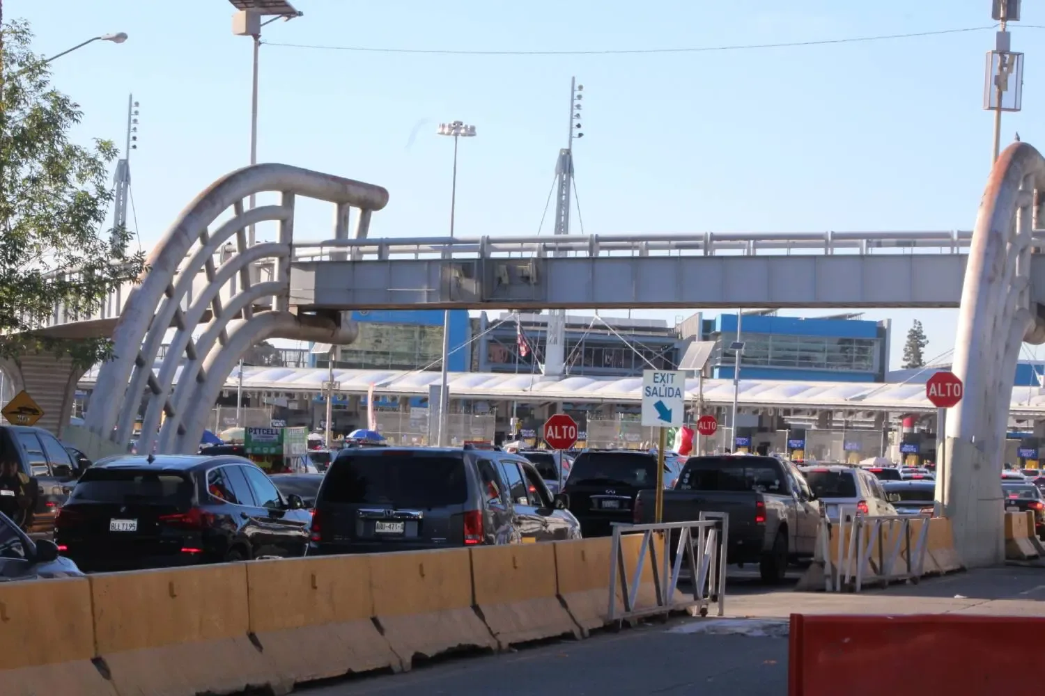 Agentes de Aduanas y Protección Fronteriza en San Ysidro.