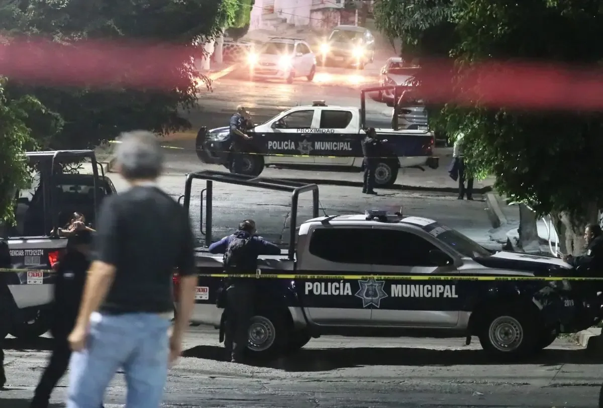 Agentes de la AIC se preparan para un operativo tras el ataque en Morelos.