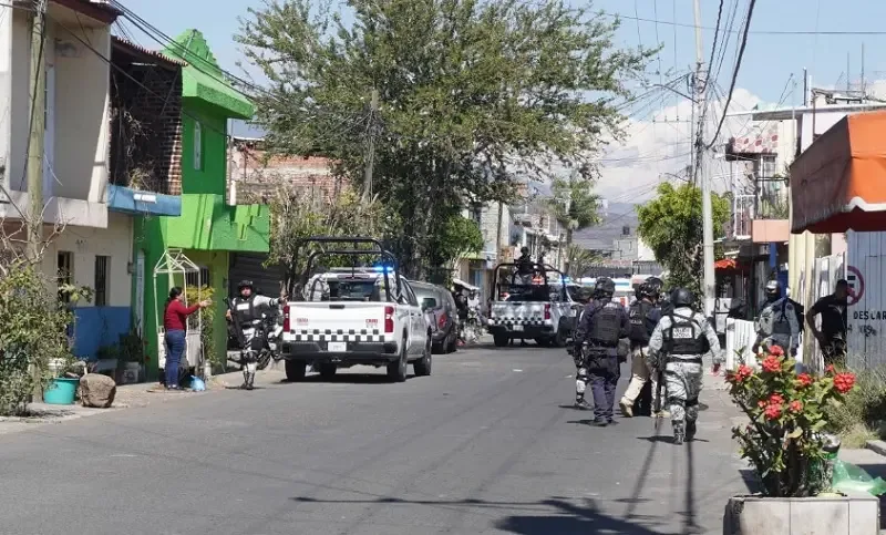 Agentes de la Guardia Nacional en la escena del enfrentamiento en Zamora.