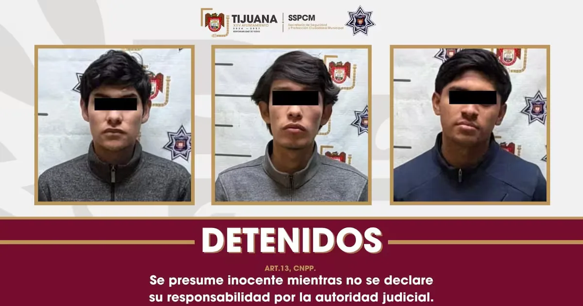 Agentes de la SSPCM detienen a tres sospechosos en Tijuana.