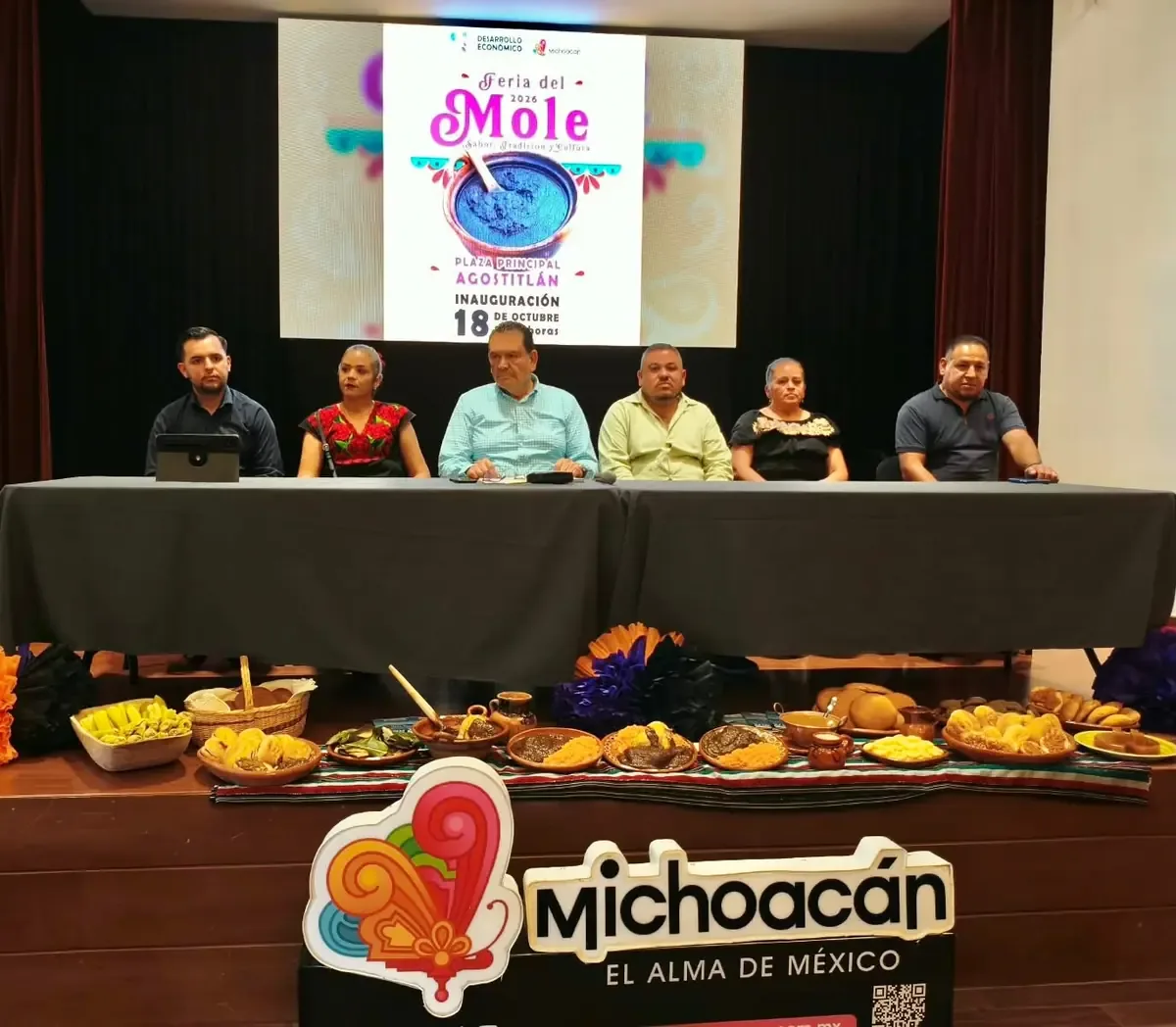 La feria busca fortalecer la identidad cultural y reactivar la economía local.