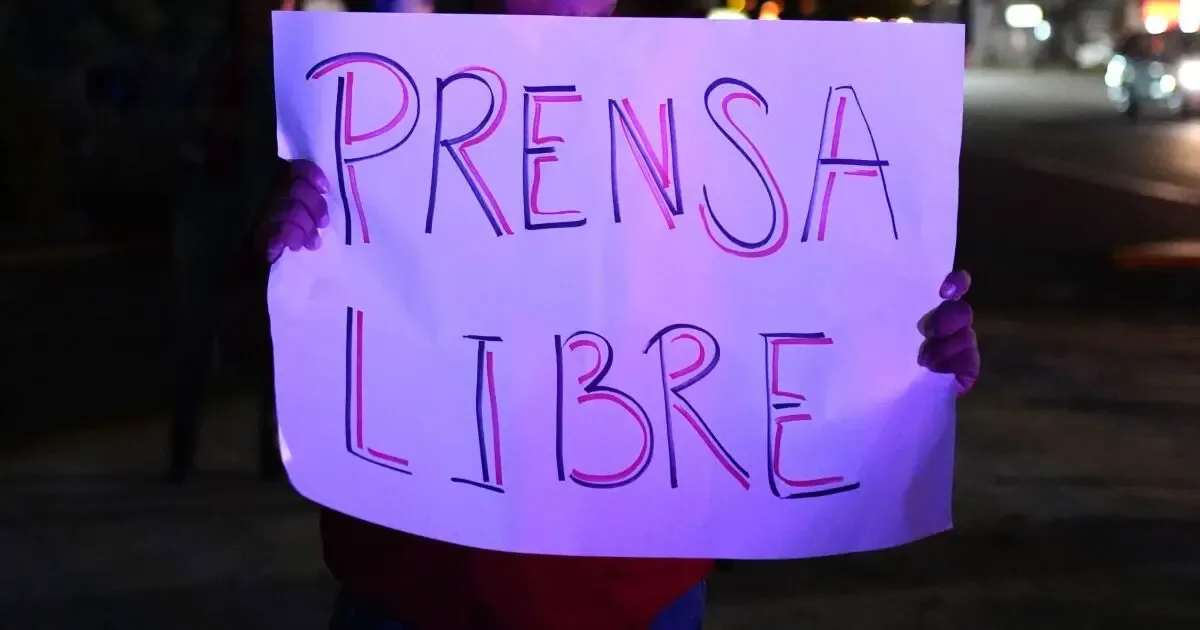 Agresión a periodistas en CDMX genera preocupación sobre la libertad de expresión.