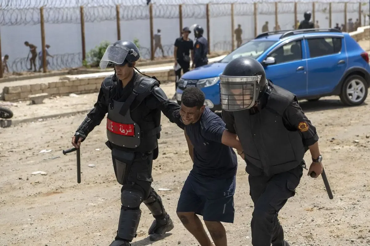 La brutal intervención de las fuerzas auxiliares marroquíes ha causado indignación internacional y ha expuesto vulnerabilidades en España.