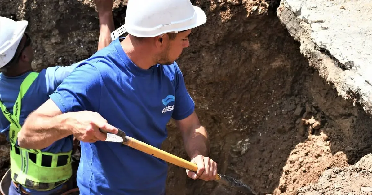Los residentes en Ensenada y Berisso deben tomar precauciones ante la interrupción del agua programada.